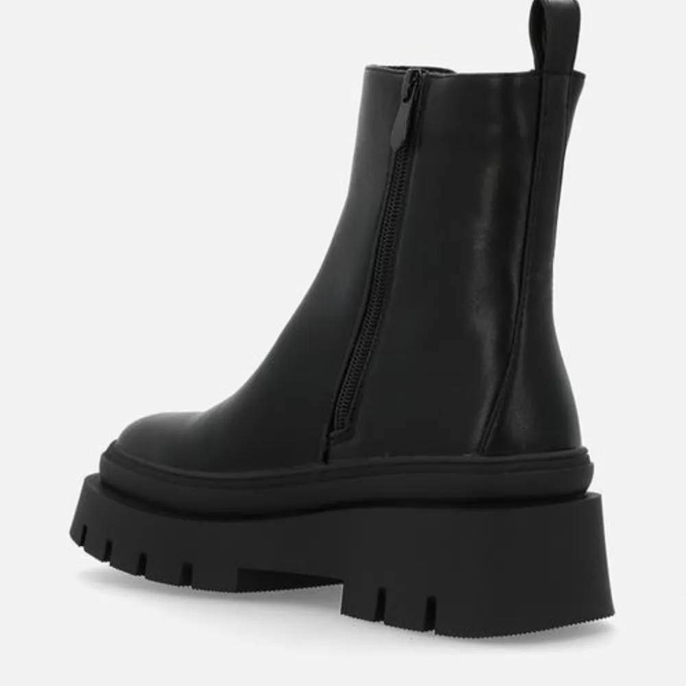 Chelsea - Chunky Boots - Black