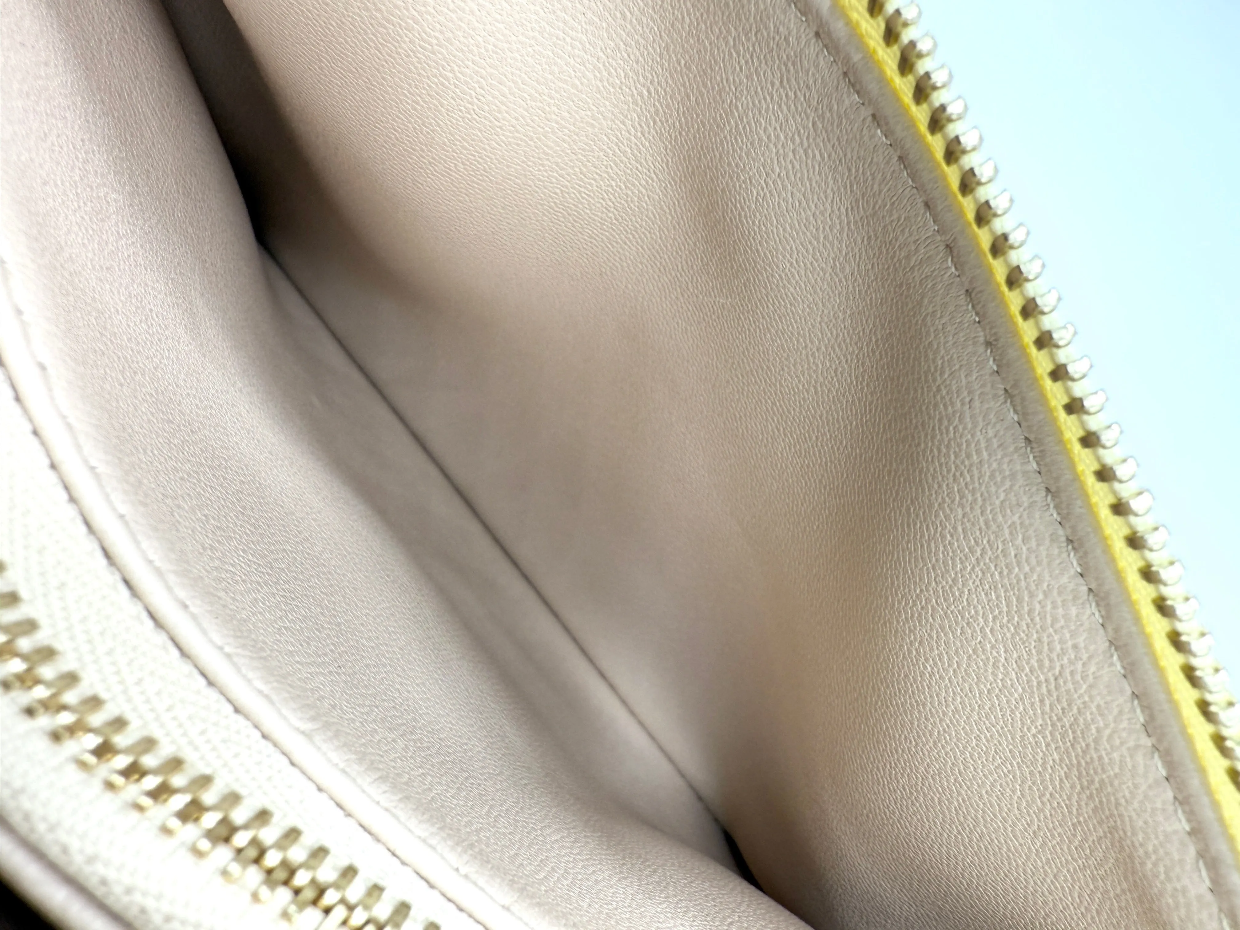 Pastel Yellow Patent Coussin