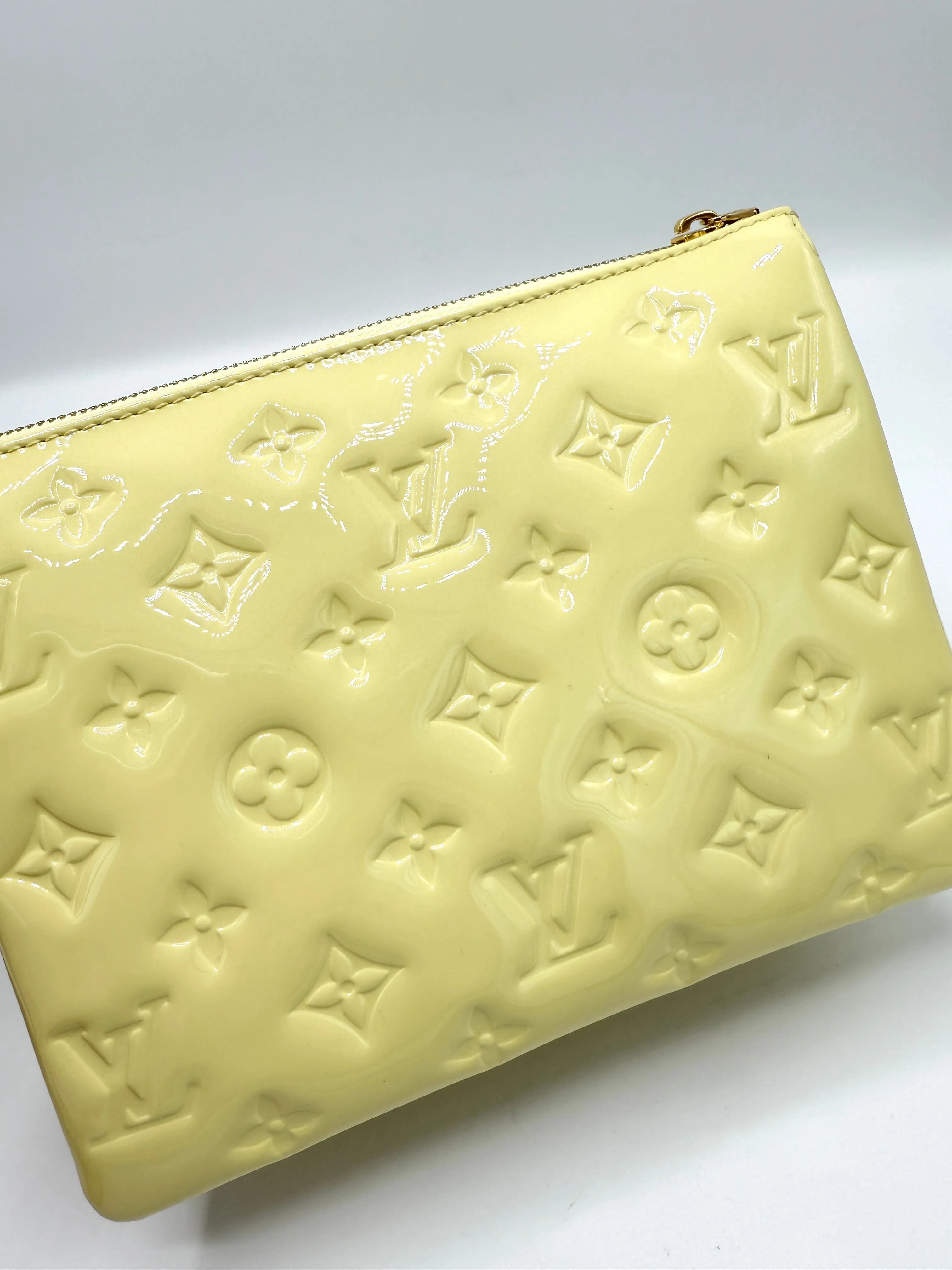 Pastel Yellow Patent Coussin