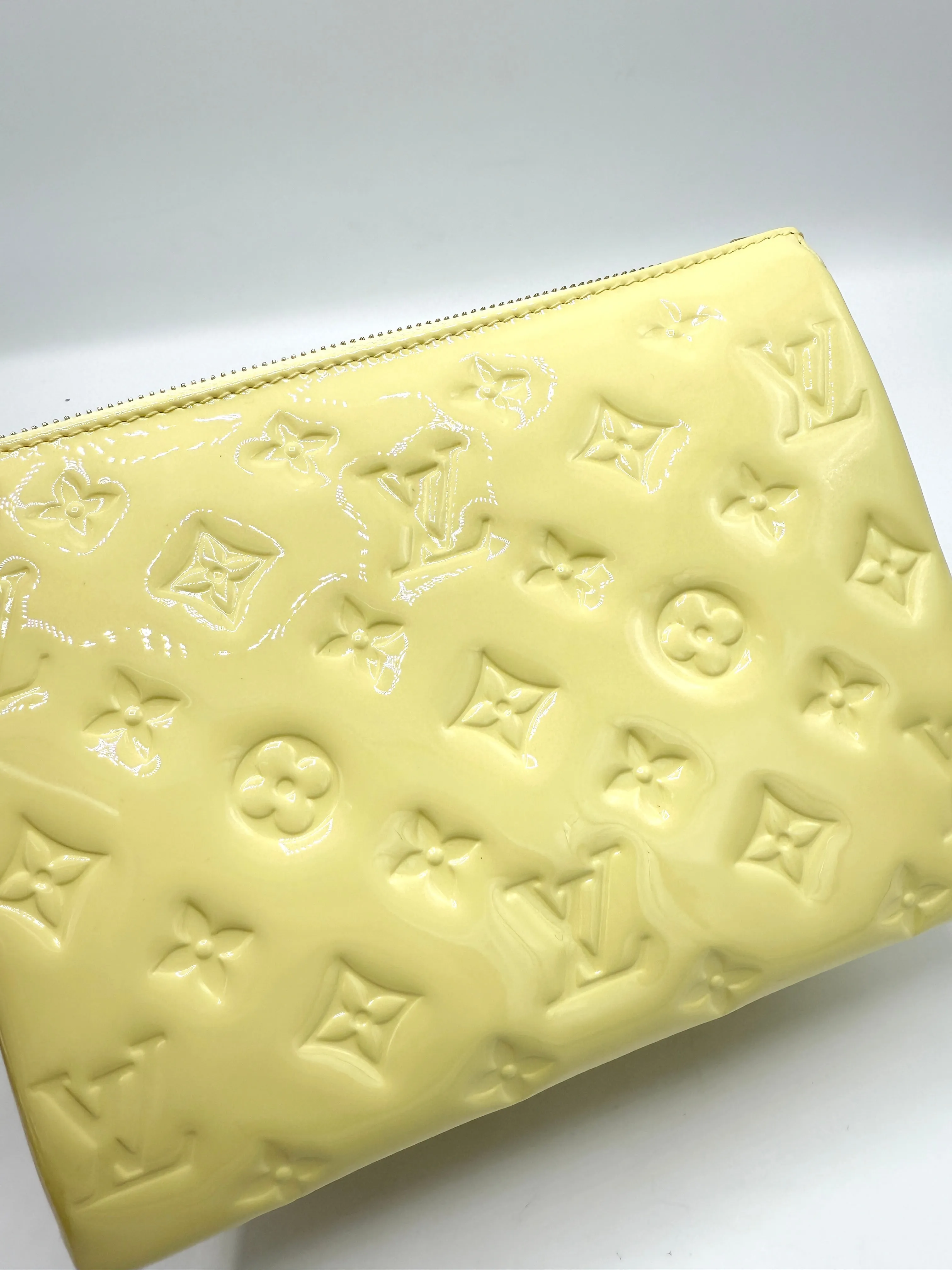 Pastel Yellow Patent Coussin