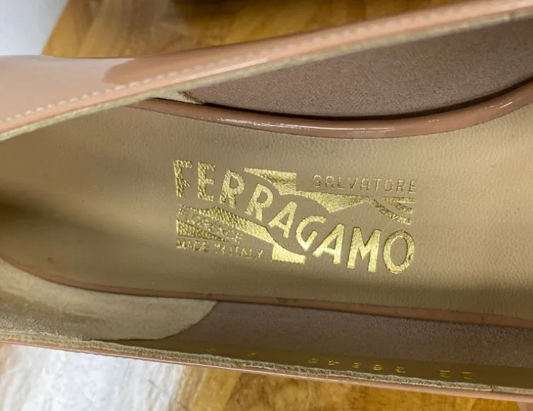 UNUSED Salvatore Ferragamo Blush Patent Leather Vara Heels Size 8